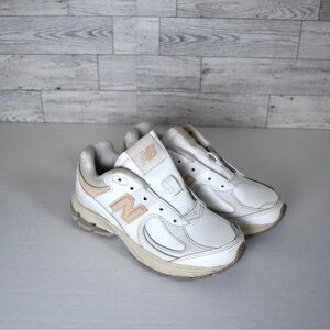 New Balance Kids White and Beige Sneakers